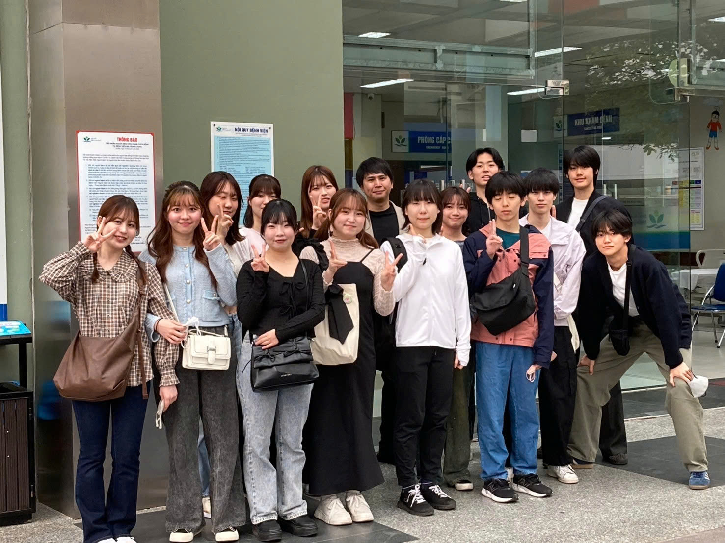 Giảng viên và sinh viên Trường Đại học Thành phố Yokohama kết thúc chương trình Tham quan - Học tập ngắn hạn tại Việt Nam